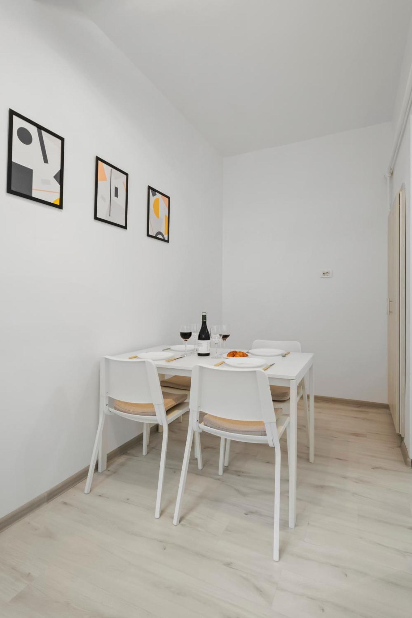 Scandinav 2bdr Piata Romana Apartament *