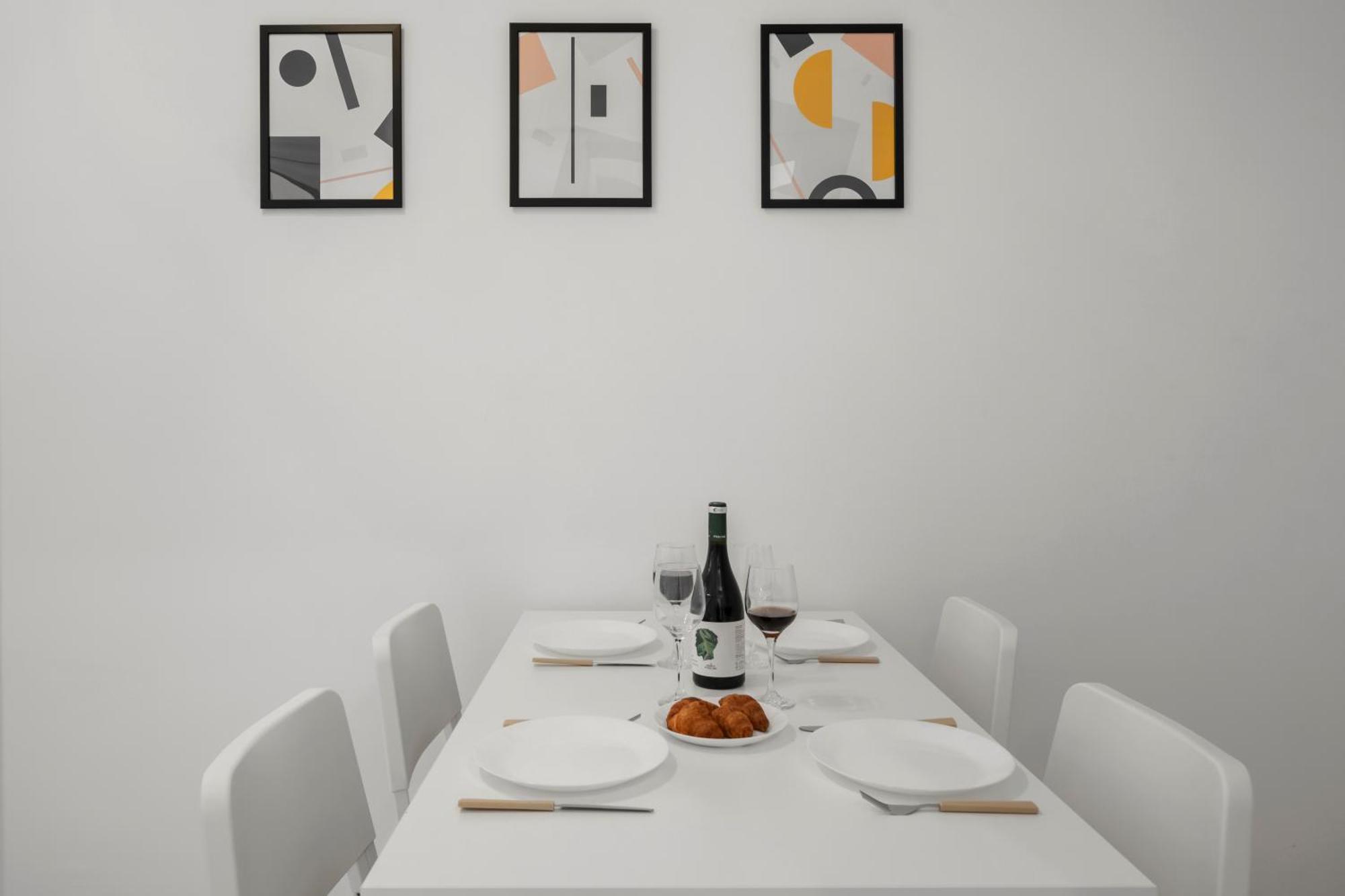 Scandinav 2bdr Piata Romana * Bucureşti