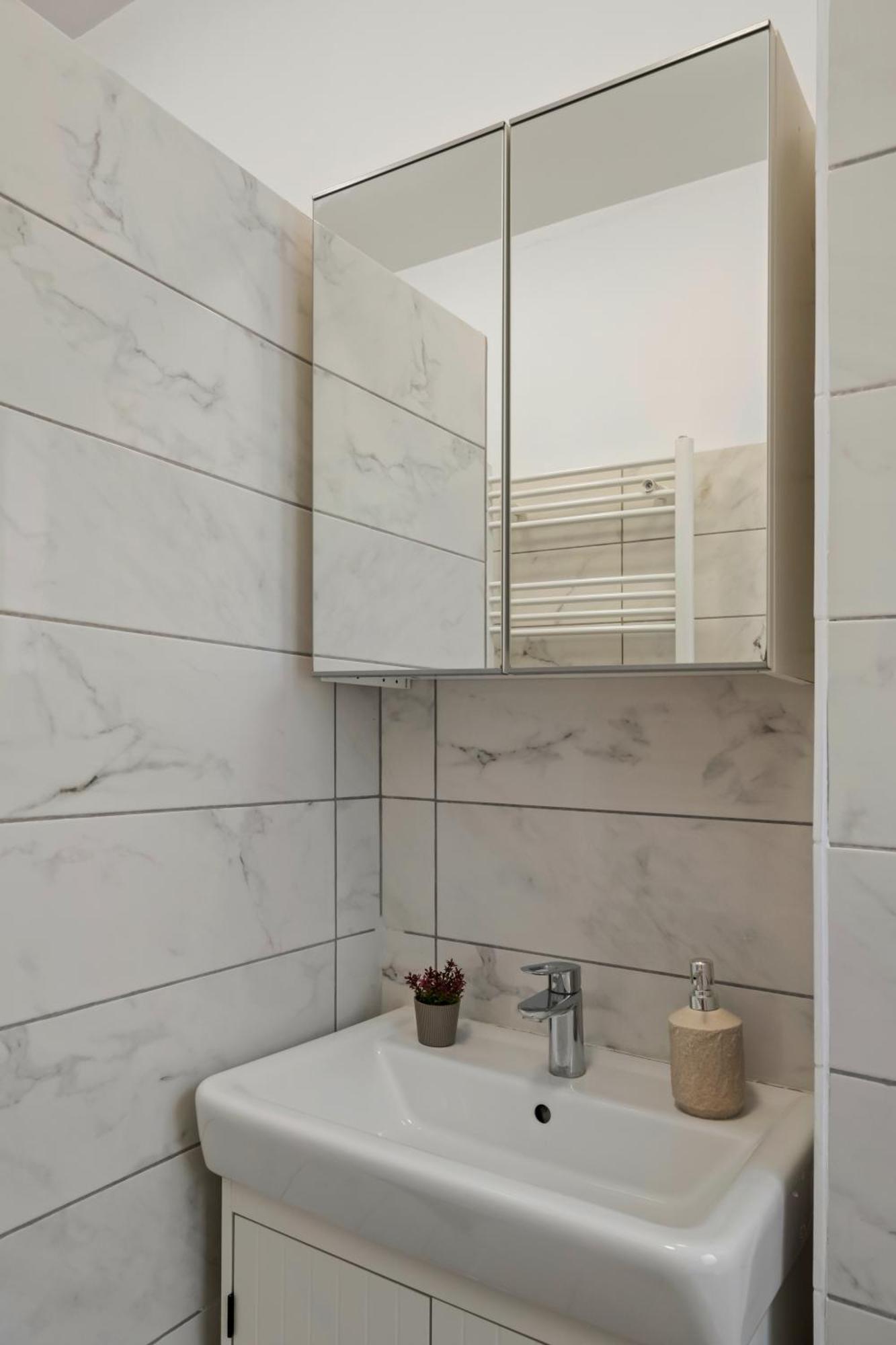 Scandinav 2bdr Piata Romana Bucureşti