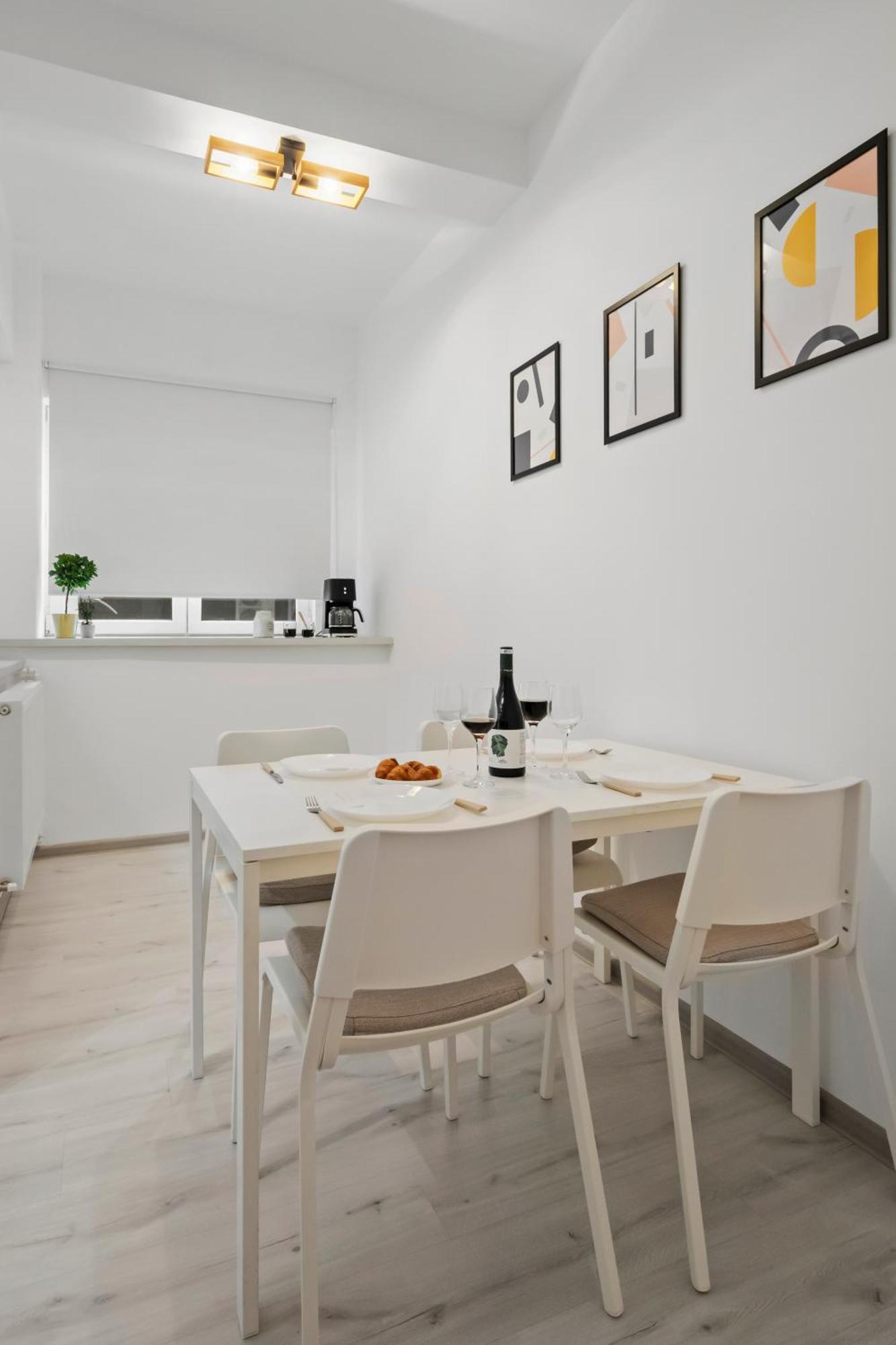 Scandinav 2bdr Piata Romana Bucureşti